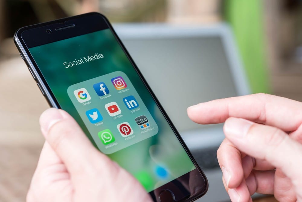 Social Media For Personal Trainers Part 2 - Youtube 29 Link your social media
