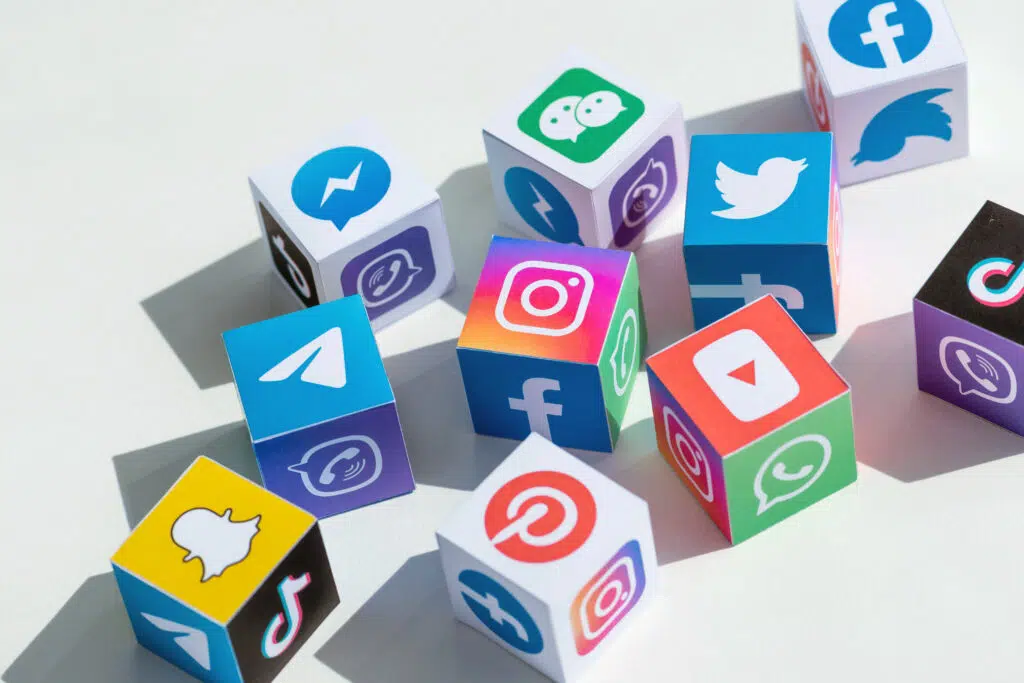 How to Sell Personal Training - Let's get you clients! 12 social-media-for-trainers